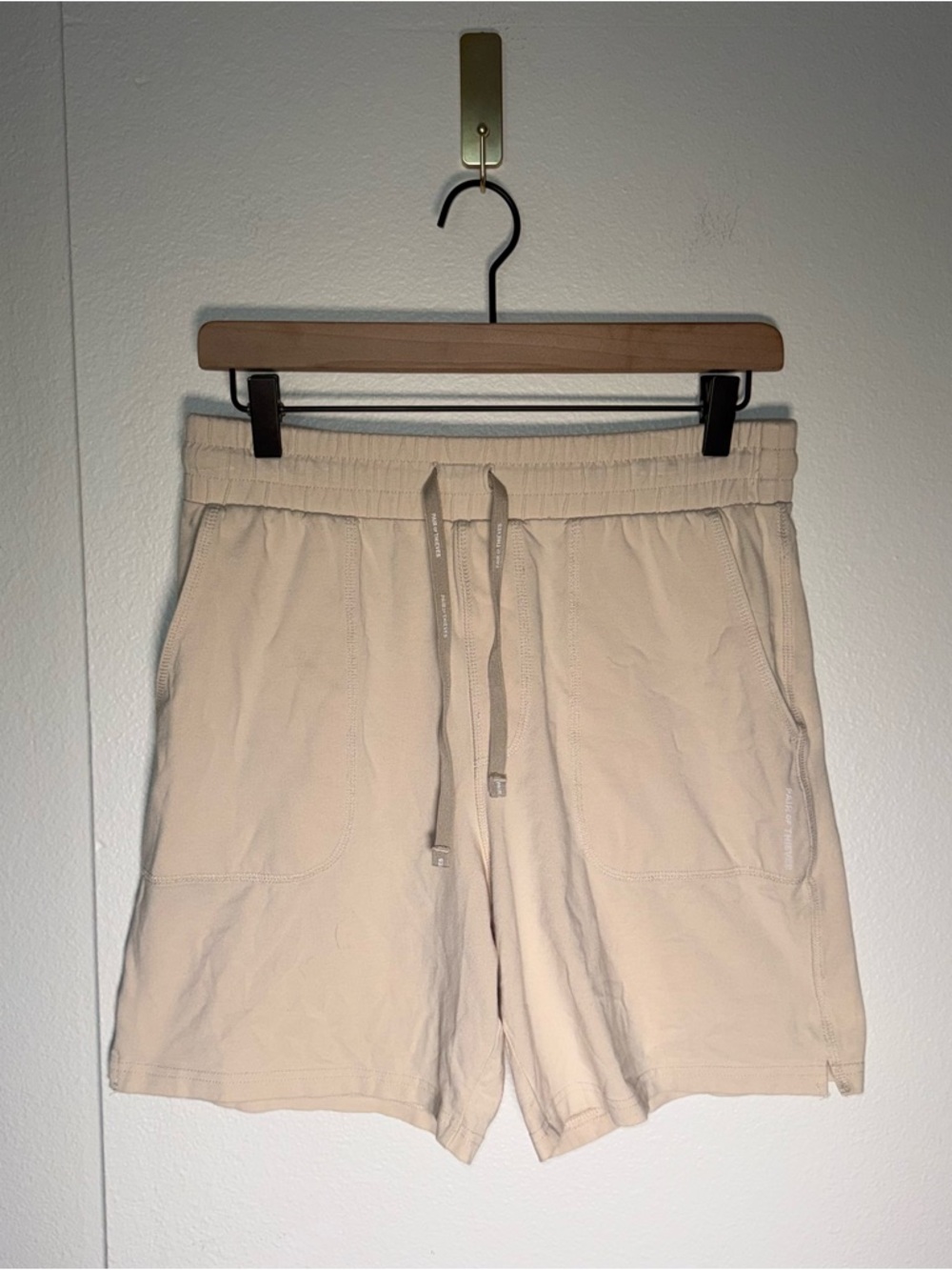 PAIR OF THIEVES  Cream colored cotton athletic lounge drawstring shorts S